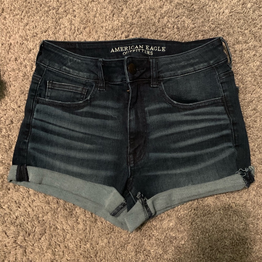 Hi-Rise American Eagle shorts